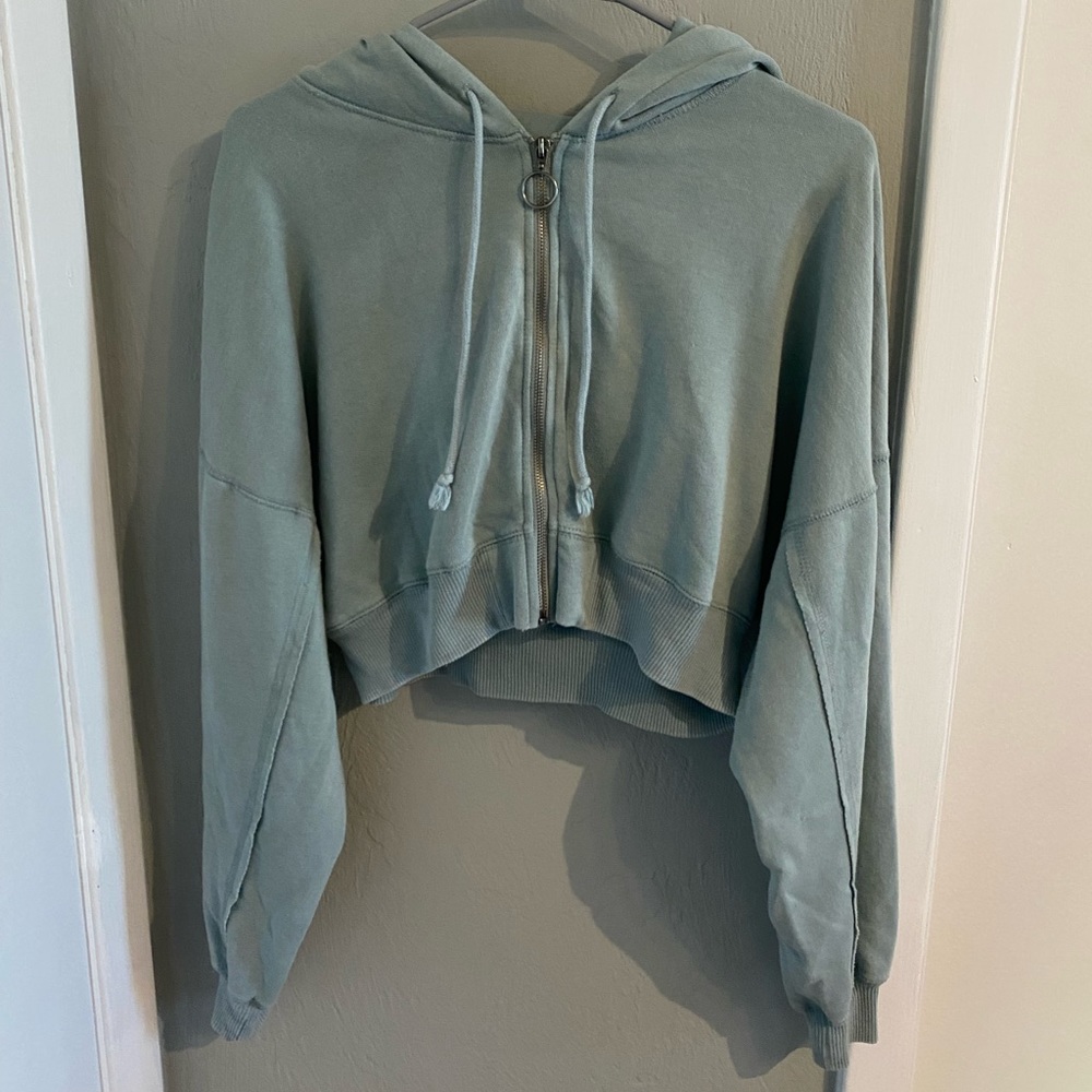 Aeropostale cropped zip up